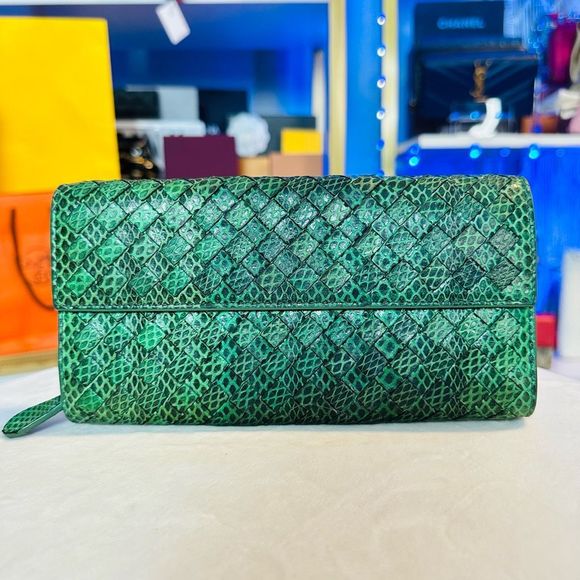 Bottega Veneta Ayers Snakeskin Leather Wallet - Picture 13 of 13